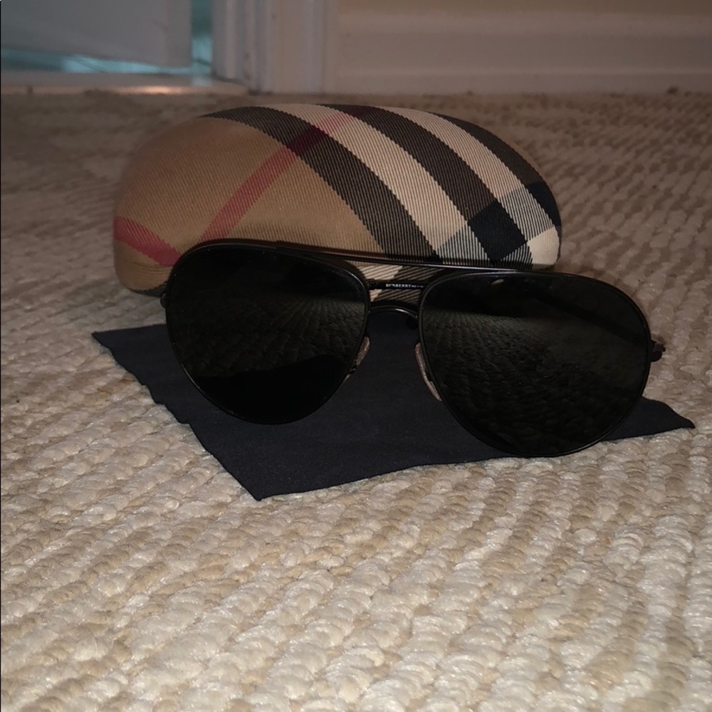 BURBERRY SUNGLASSES